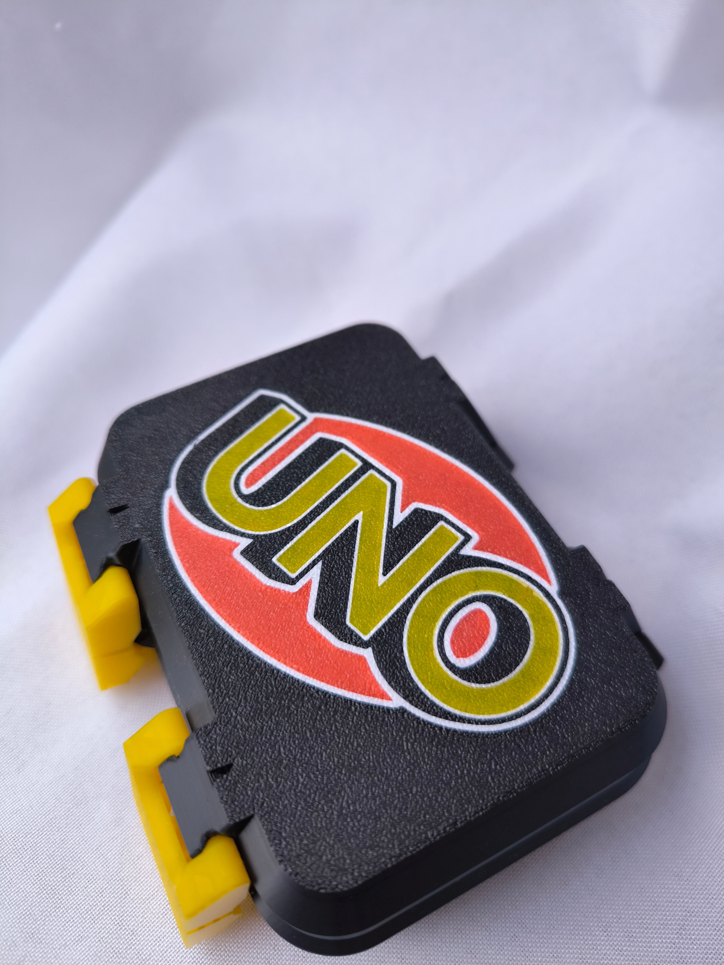 Estojo Rígido para Cartas UNO – Protege o Teu Jogo Favorito! 🔴💛🃏